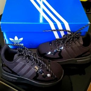 Toddler- adidas sneakers black on black